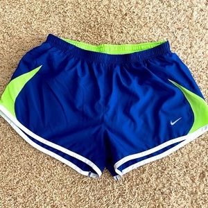 Nike…like new…running shorts 🩳
